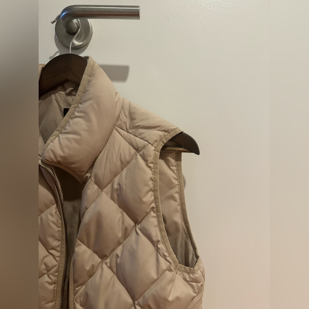Jcrew pufffer vest in cream size small